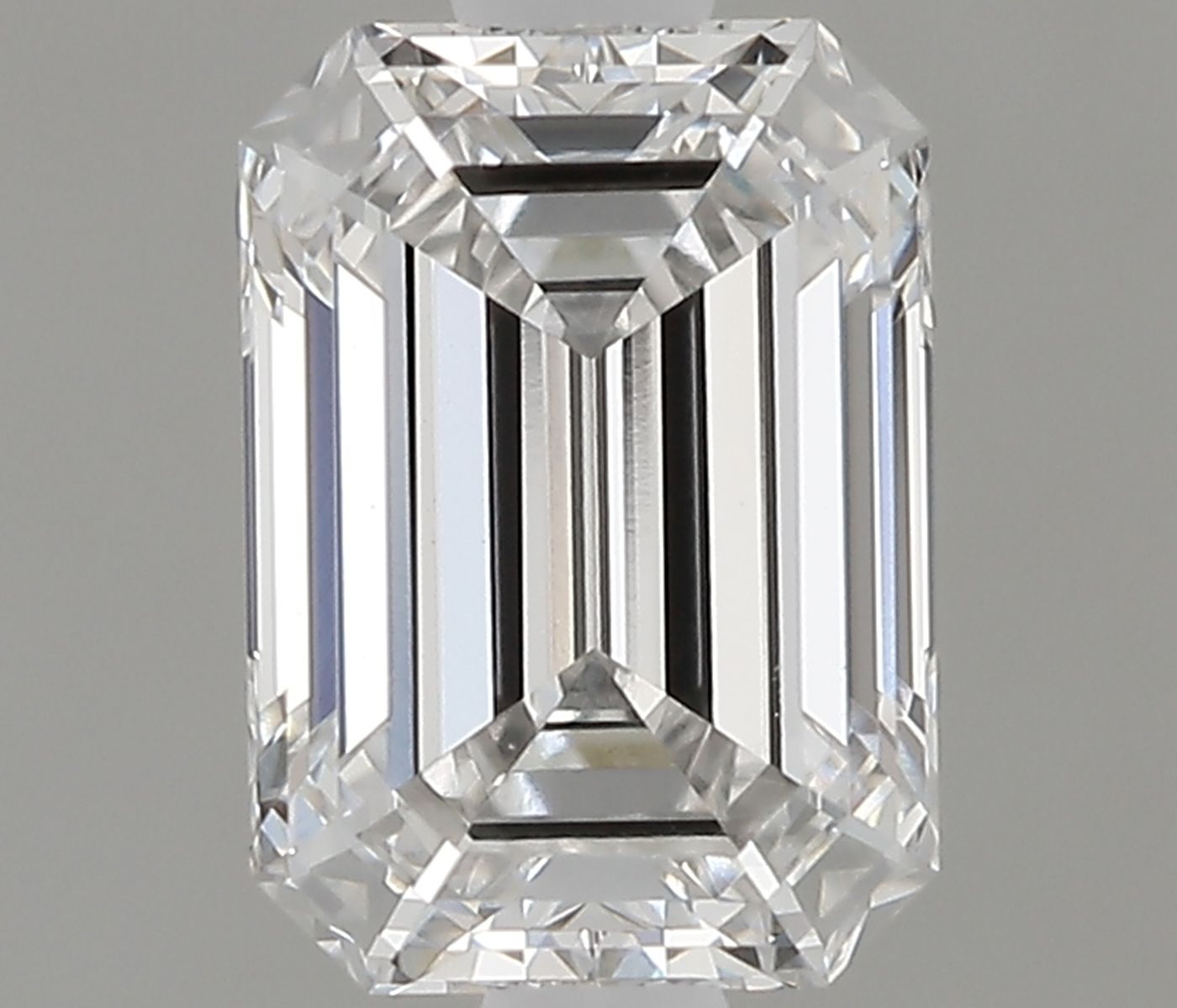 0.90ct Emerald diamond