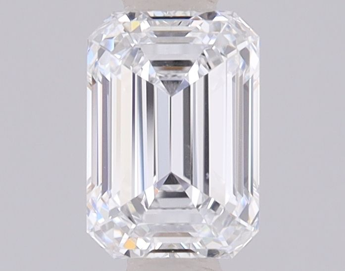 0.77ct Emerald diamond