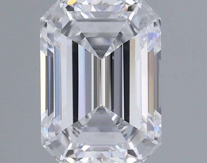 0.97ct Emerald diamond