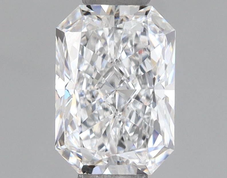 0.94ct Radiant diamond