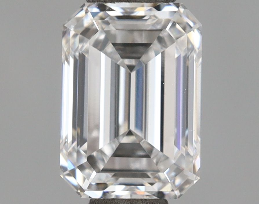 1.15ct Emerald diamond