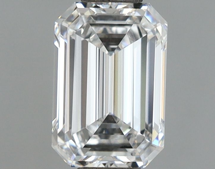0.99ct Emerald diamond