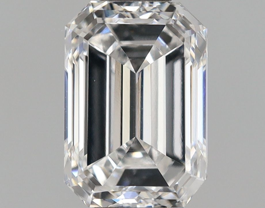 0.97ct Emerald diamond