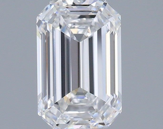 1.35ct Emerald diamond