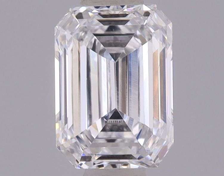 0.77ct Emerald diamond